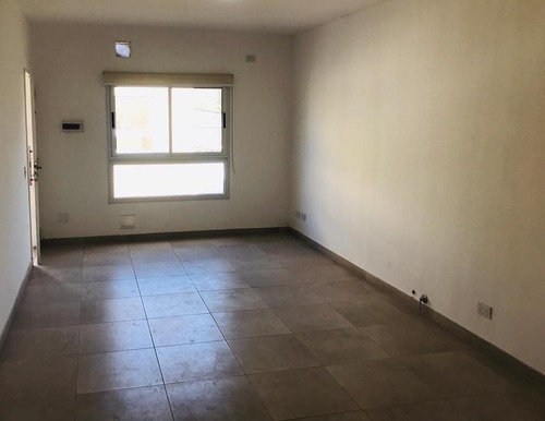 Imagen 3 de 8 de Departamento En Venta En José C Paz