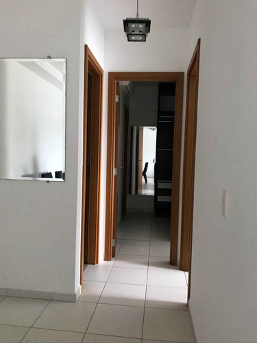 Apartamento À Venda Na Avenida Ana Costa, Gonzaga, Santos - Sp - Liv-4826