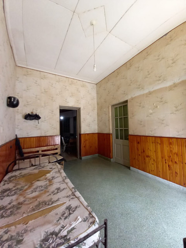 Imagen 8 de 9 de Venta Casa Amplio Terreno - Zona Centro.-