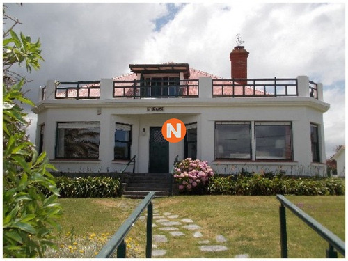 Casa En Venta Y Alquiler, Peninsula, Punta Del Este, 5 Dormitorios.- Ref: 209998