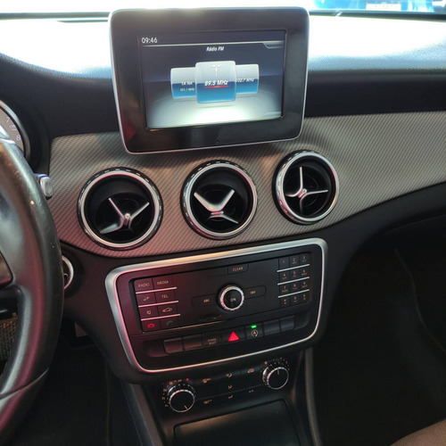 Imagem 10 de 11 de Mercedes-benz Gla 200 1.6 Cgi Style 16v Turbo Flex 4p