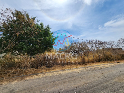 En Venta Amplio Terreno En Fracc. Real De Oaxtepec En Zona Habitada