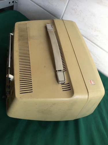 Imagem 6 de 9 de Antiga Tv Rádio Portátil P&b Sharp 5 N/funciona