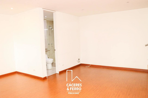 Imagen 12 de 25 de Se Vende Apto Duplez Ext. 8vo. Piso Santa Barbara Central -5-