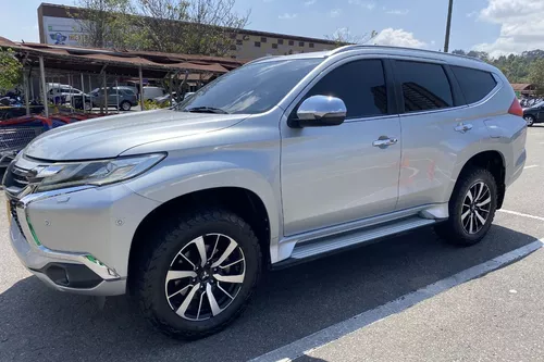 Mitsubishi Montero Sport 2.5