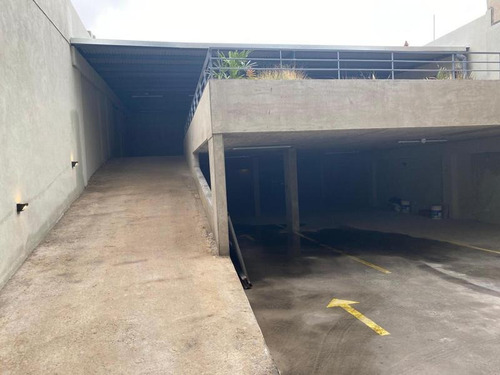 Venta- A Estrenar- Monoambiente Divisible De 43 M2- Piscina- Laundry -macrocentro-medicina