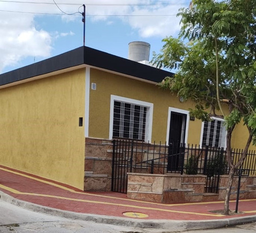 Se Vende Casa Esquina Dos Dormitorios Villa Paez 