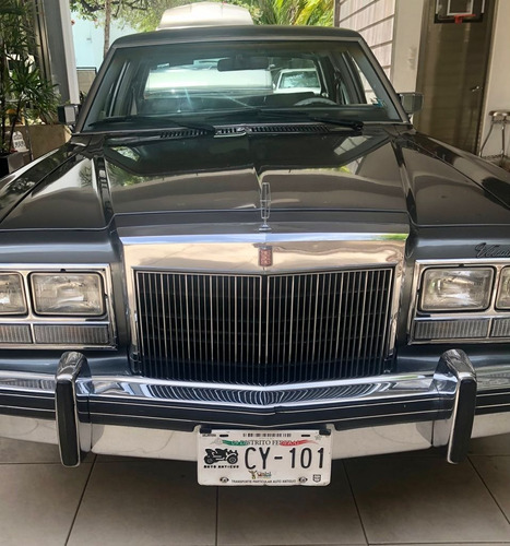 Imagen 1 de 15 de Lincoln Versailles 1977