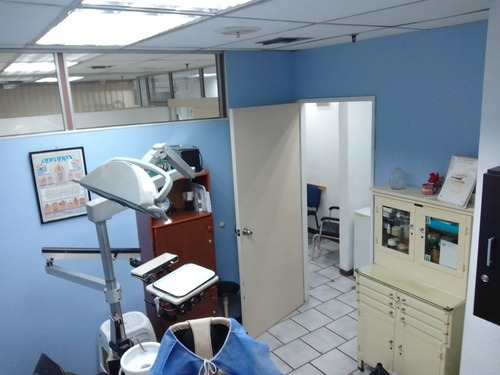 Imagen 11 de 14 de Local Comercial Cc Arta Chacaito, 3 Cubiculos + 1 Baño Para Odontologìa Y/o Profesionales De La Salud.