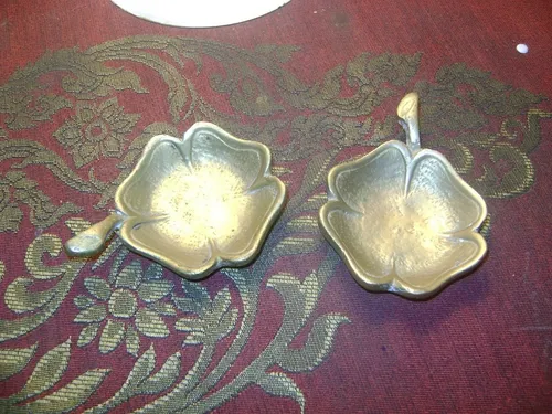 comprar Antiguo Dos Ceniceros En Bronce Macizo Forma Hoja Xii-26