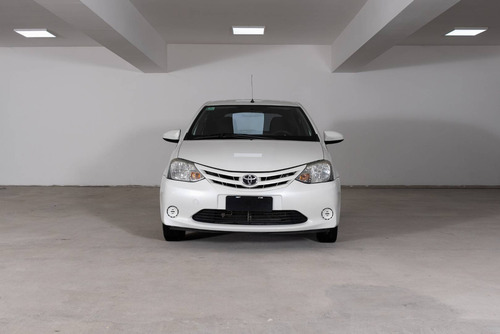 Imagen 8 de 18 de Toyota 2015 Etios 1.5 5 Ptas Xs