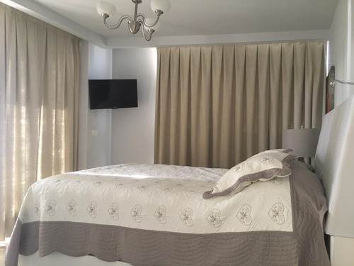 Imagen 10 de 17 de Apartamento En Venta De 2 Dormitorios C/ Cochera En Punta Shopping