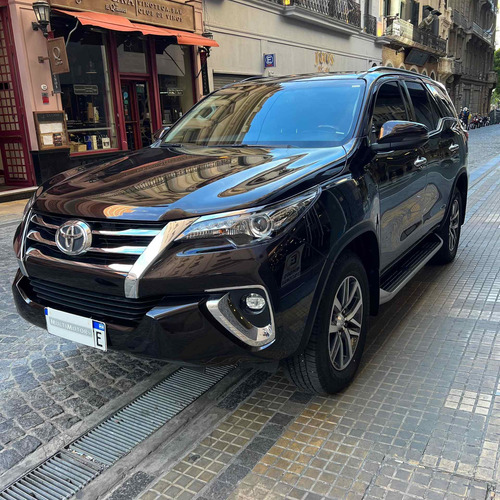 Imagen 20 de 25 de Toyota Sw4 2019 2.8 Srx 177cv 4x4 7as At Automatica Lucsc