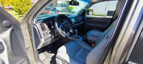 Toyota Sequoia 5.7 Limited V8 At
