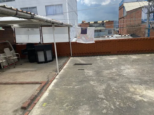 Venta De Casa Con 3 Apartamentos, Cerca A Av. Nqs Y Transmilenio