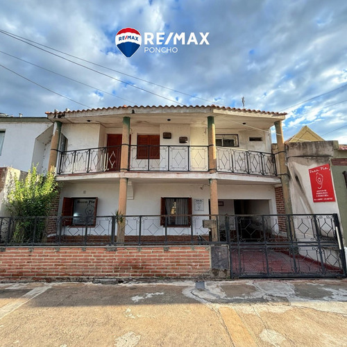 Venta Casa 2 Plantas - B°920vv. - Catamarca