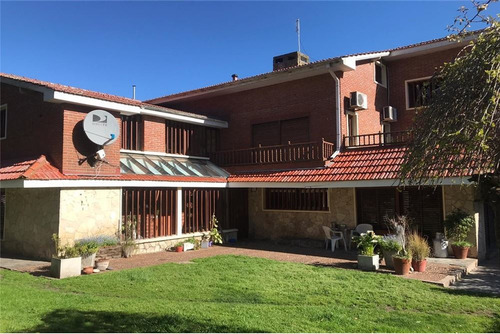 Casa / Hostal En Venta Sierra De Los Padres 11amb.