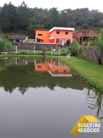 Chácara Com Lago Bairro Recém Construída - 3095