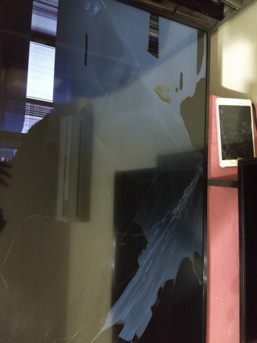 Television Samsung Un40ju6100fxzx Para Piezas Panel Dañado (Usado)