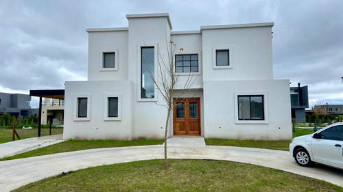 Casa En Lote Interno Acacias, Puertos Del Lago - Escobar