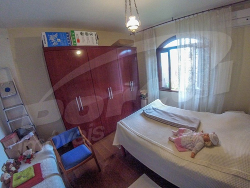 Casa Muito Ampla Em Localização Privilegiada, Contendo 4 Dormitórios, Sendo 2 Suítes, Todos Os Cômodos Grandes E Confortáveis. - 3578471v