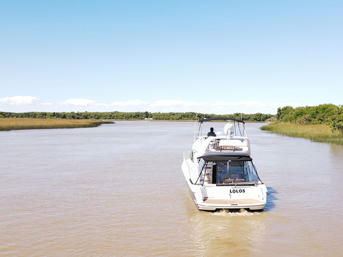 Crucero Custon 38 | 2 Volvo Penta 210hp Tdiesel Duoprop