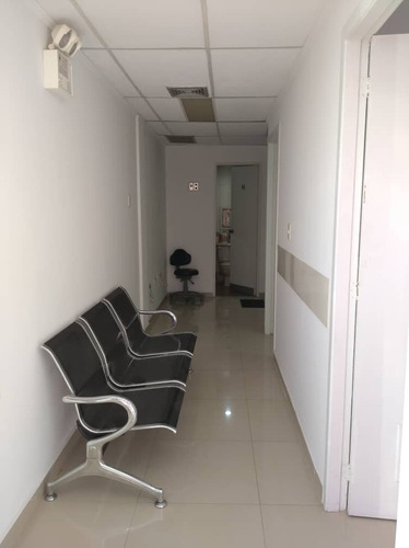 Imagen 5 de 14 de Local Comercial En Centro Diagnóstico Del Norte Ubicado En Urb. Las Quintas De Naguanagua