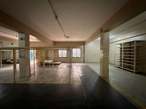 Edificio En Venta En El Limón Av Universidad Maracy Db 24-15246