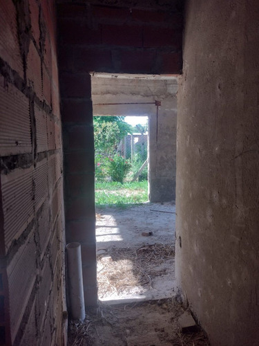 Se Vende Terreno Con Casa En Construcion
