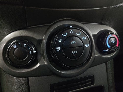 Imagen 13 de 13 de Ford Fiesta S Plus 2014