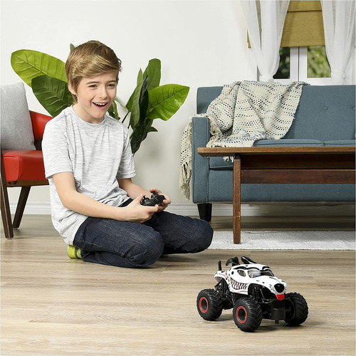 Carro A Control Remoto Monster Jam escala 1:24, Megalodon Azul claro Spin Master 3+ Carro A Control Remoto Monster Jam escala 1:24, Megalodon Azul claro Spin Master 3+ Carro A Control Remoto Monster J