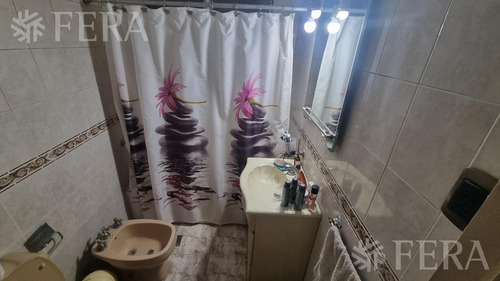Venta De Casa De 4 Ambientes Con Cochera Y Fondo Libre En Wilde