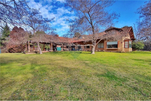 Se Vende Amplia Casa Av. Las Rastras.