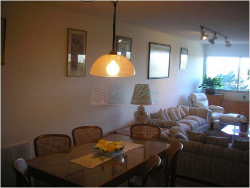 Apartamento En Roosevelt, 4 Dormitorios *- Ref: 2208