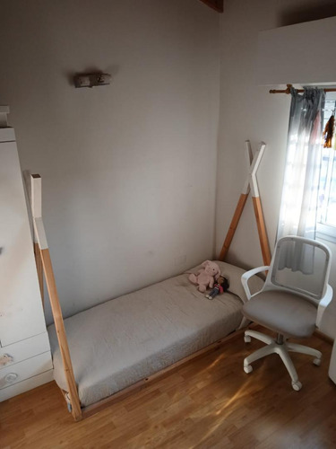En Venta En Caseros Hermoso Duplex De 3 Ambientes 2 Baños Cochera Patio. F: 10301