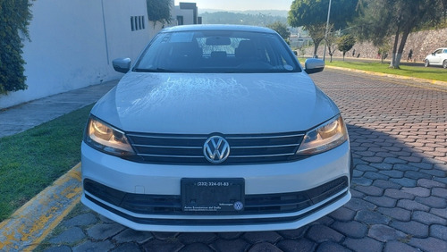 Imagen 2 de 14 de Volkswagen Jetta Trendline 2016 Transmision Estandar