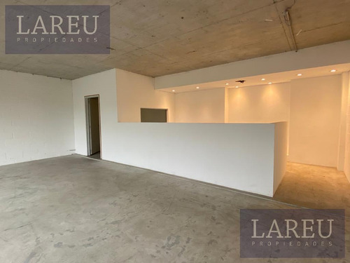 Local En Alquiler De 90m2, Officia Pilar Work