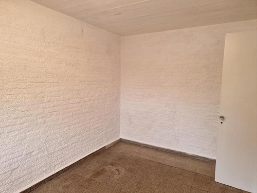 Apartamento De 2 Dormitorios En Punta De Rieles