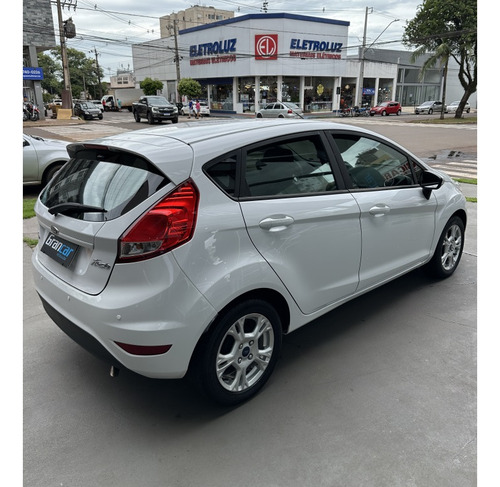 Ford Fiesta 1.6 SE HATCH 16V FLEX 4P POWERSHIFT