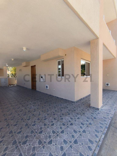 En Alquiler Tonwhouse En El Conjunto Residencial Esturion Lecheria