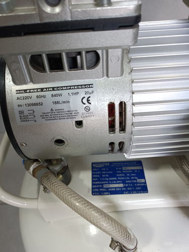 Compressor De Ar Elétrico Portátil Schuster S45 Monofásica Branco 60 Hz Monofásica (Usado)