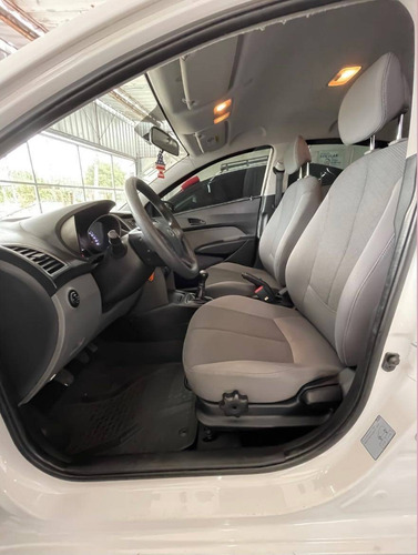 Imagem 5 de 9 de Hyundai Hb20s 1.0 Comfort Plus 12v Flex 4p Manual