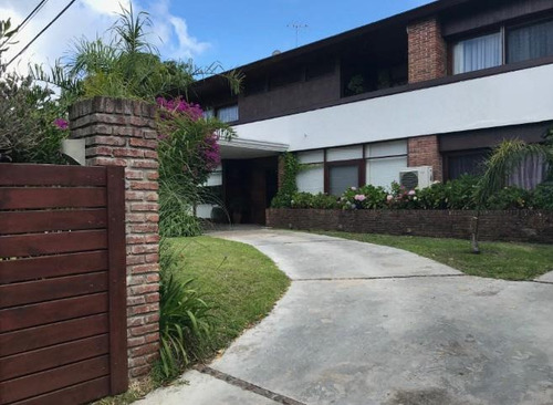Casa Con Piscina Muy Cerca Al Mar En Punta Del Este 2 - Playa Mansa