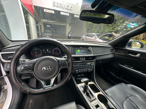 Kia Optima 2.0 L Turbo Gdi Sx At
