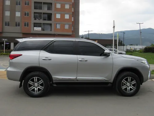 Toyota Fortuner 2.4 Street At 7As