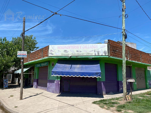 5 Locales En Venta Y Casa 3 Ambientes Sobre Av. Principal - Moreno Norte