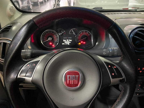 Imagem 9 de 15 de Fiat Palio Sporting 1.6 16v Flex 4p. Mec. 2015