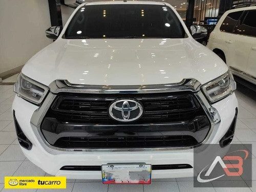 Imagen 2 de 13 de Toyota Hilux Turbo Diesel 4x4