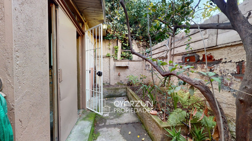 Casa En Venta De 4 Dormitorios 2 Baños 2 Estacionamientos