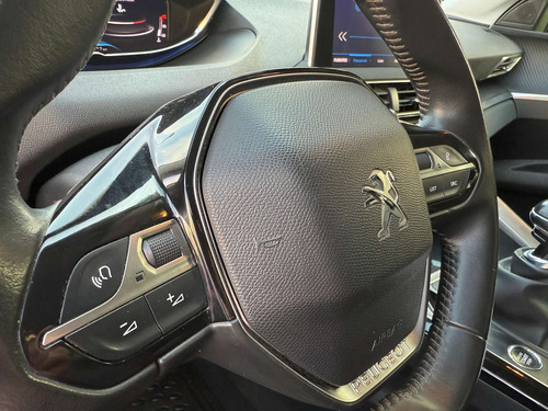 Peugeot 3008 Puretech 1.2 MT